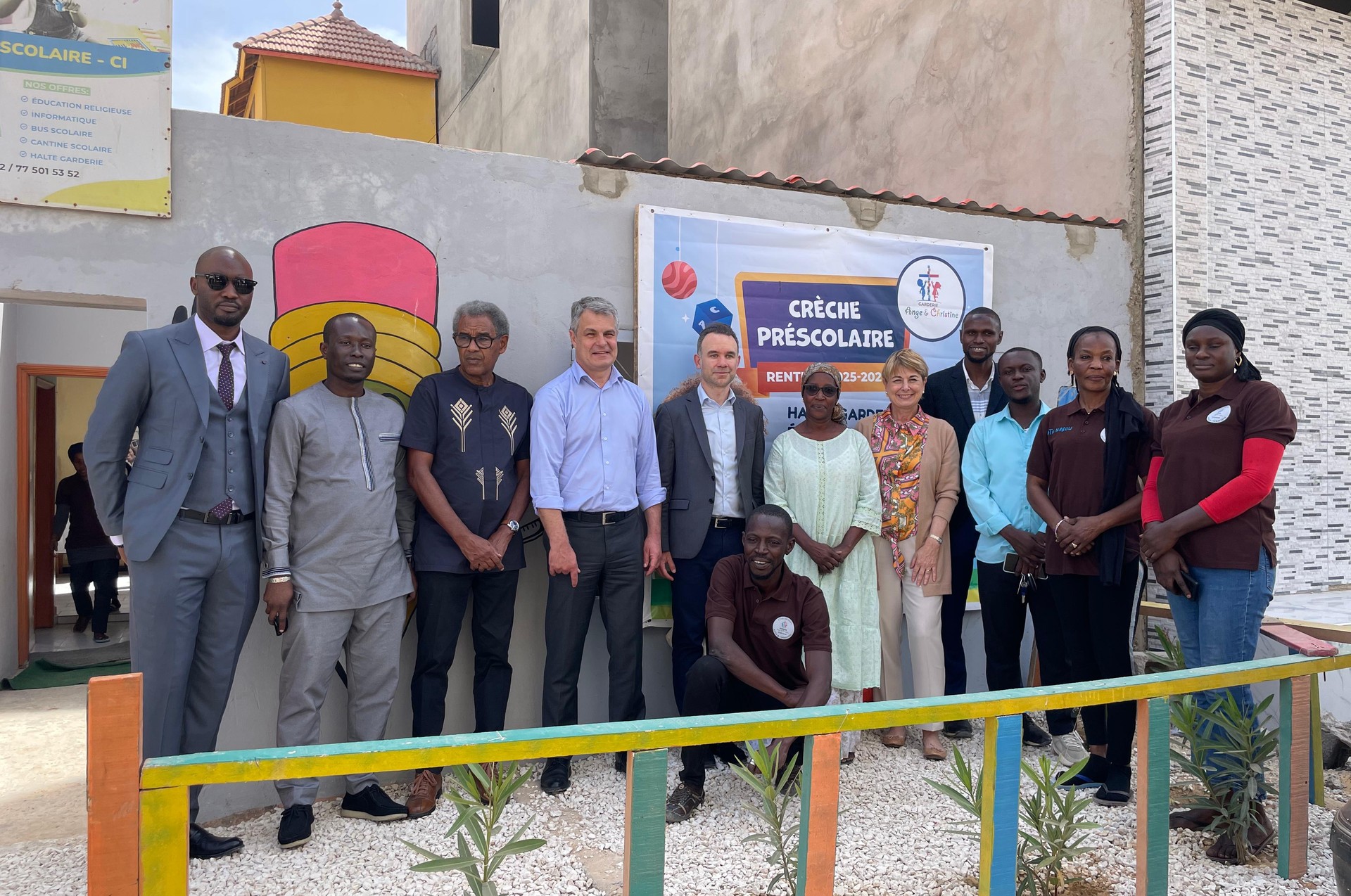 Délégation de l'AJCS et de la DCI de Monaco devant la crèche préscolaire — avril 2026
